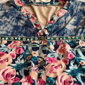 Simply Couture Floral Short sleeved blouse